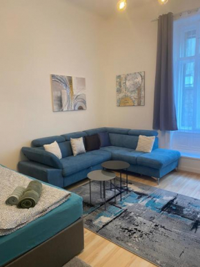 Blue Danube Apartment Downtown with Free Parking